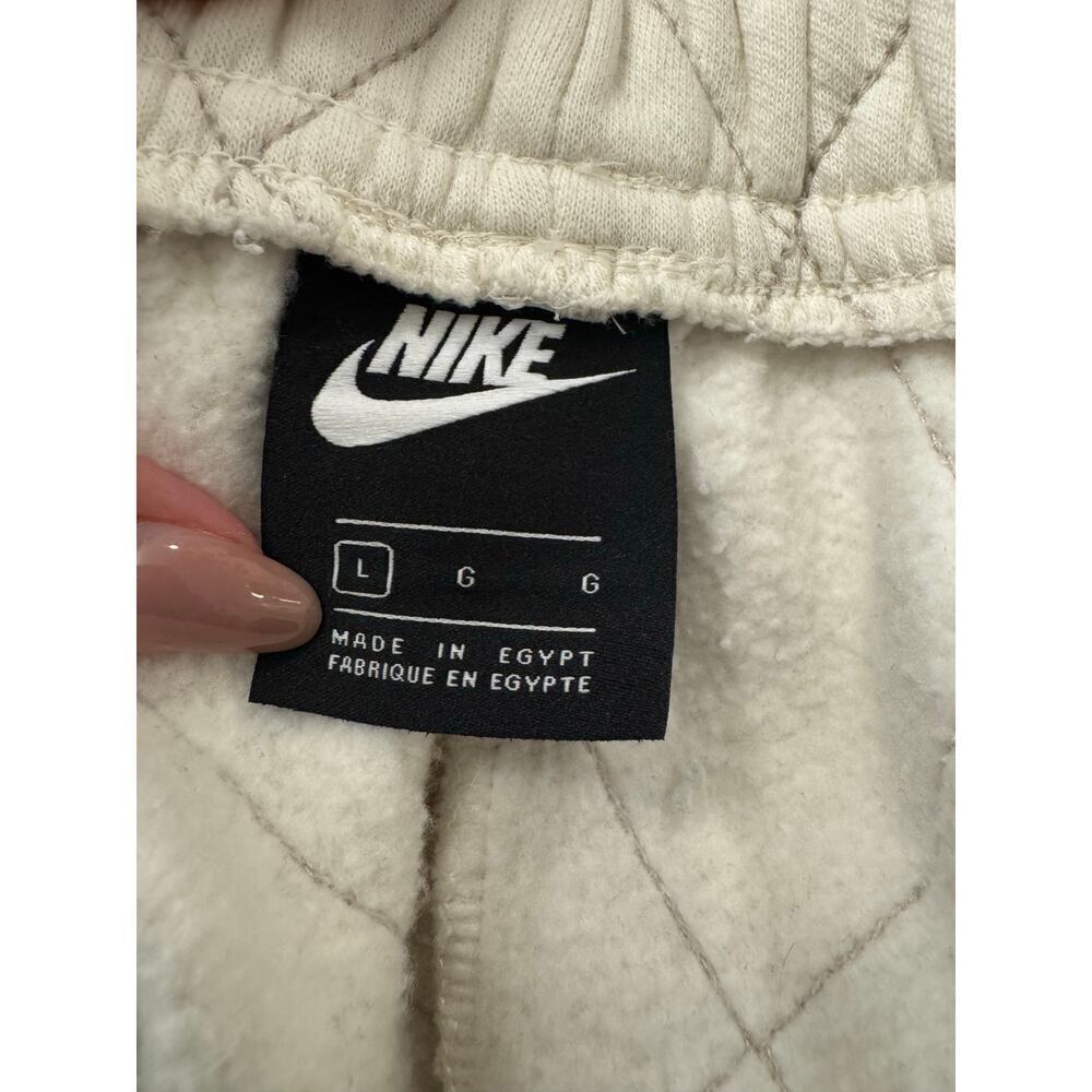 Nike Sportswear Fleece Lined Quilted Diamond Cream Sweat Shorts Women's Large - Picture 6 of 7